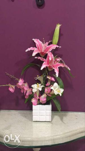 Artificial lily flowers pot. lovely decor item