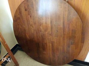 Damro Dining Table Round - Rs.