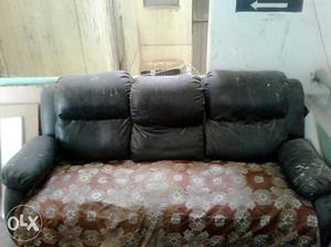 Good candition, Recliner sofa,rate is negotiable.