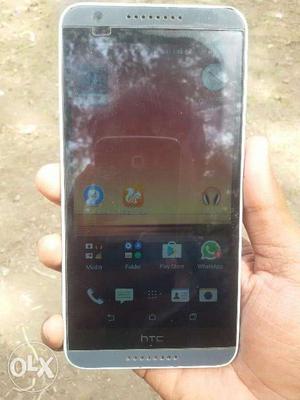 HTC 820 dual; ram 2 gb; camera 13 and 5 front;