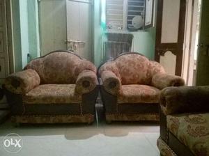 I want to sell this sofas as fast as possible