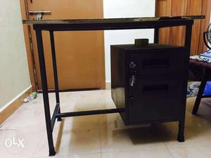 Office steel Table, In good condition, no shaking