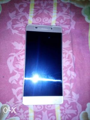 Phone is good conditions ram 3 gb rom 32 gb