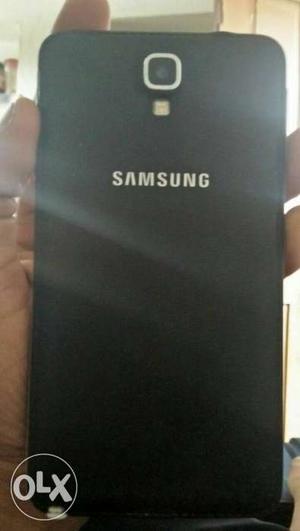 Samsung note 3 neo with charger and headphone