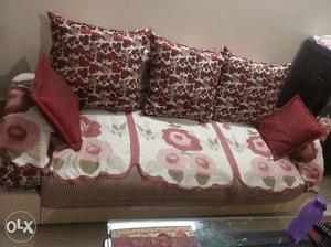 Selling 3+1+1 Stylish Sofa set urgently, 6 months