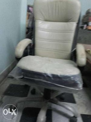 White Leather Office Rolling Armchair