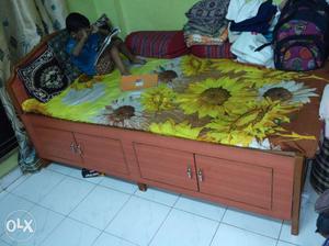Wooden bed size 4x6ft