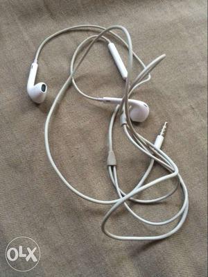 Apple earphone brand new in condition