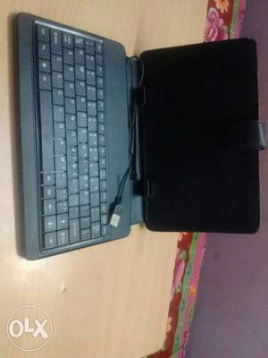 HCl tablet 2 in 1 cover and keyboard.Excellent