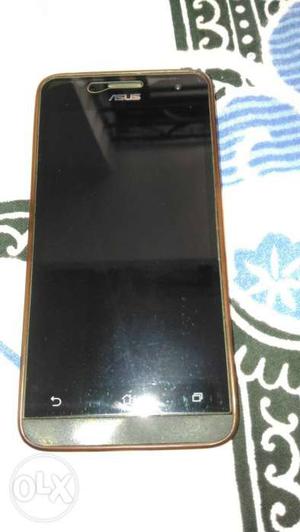 Hello friends, I'm selling this ZenFone of one