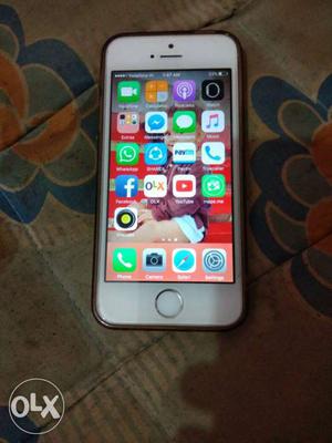 IPhone 5s white 16gb in mint condition wid