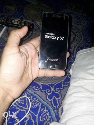 Samsung galaxy s7.32gb.hf with charger uk phone