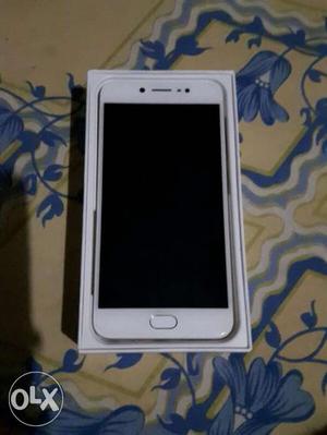 Vivo v5 crown gold colour only three day old