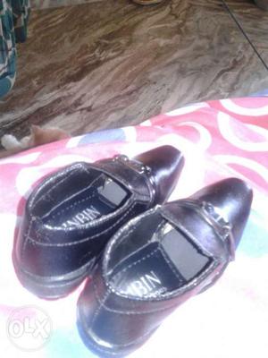 Black formal shoe size number 3
