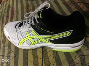Brand New asics indoor shoes size uk12