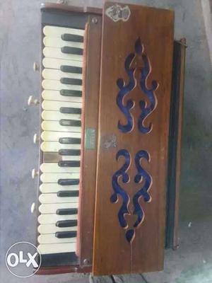 Good condition harmoniam,urgent for sell