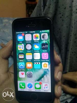 IPhone 5s one year old with box and bill gud