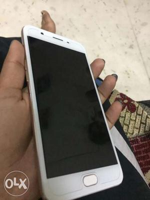 OPPO f1s in good condition and all accessories