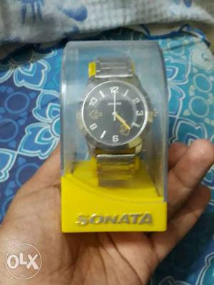 Sonata company watch with box