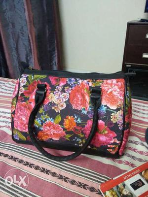 Women's Black And Red Floral Tote Bag