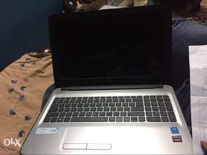 6 month old hp laptop 4gb ram 500 gb hdd i3 5th
