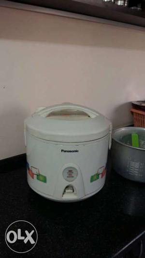 Electric rice cooker..