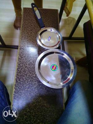 Induction stainless steel vessels and dishes..