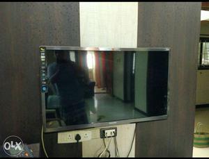 Philips LED Full HD 3D TV and Inbuilt Set of