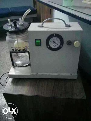 Suction machine,portable,almost new, hardly used