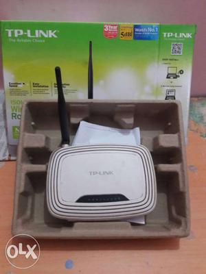 White TP-link Router