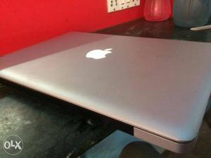 Apple MacBook good condition one hand used