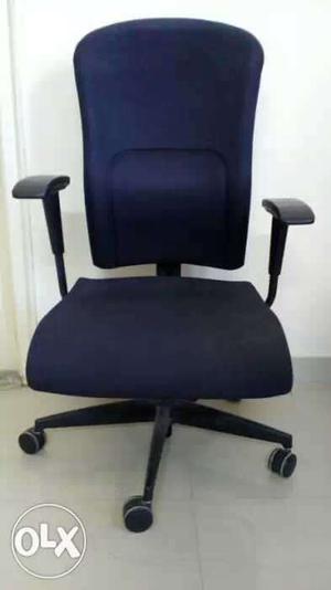 Black And Blue Fabric Ar Mroling Chair
