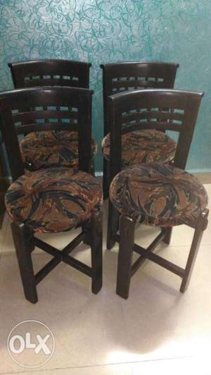Dinning table chairs 4 nos for sale wooden