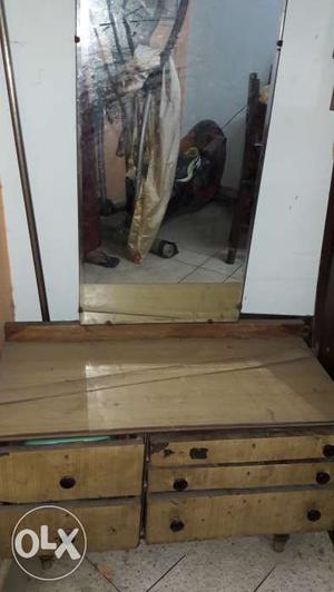Dressing table with mirror and 5 drawers in good