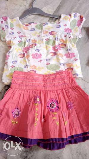 For 18months girl baby top and skirt.. it's