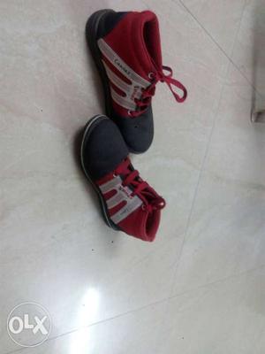 Red-and-black Low Top Sneakers