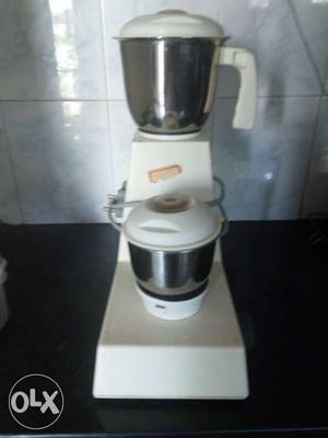 Black And White Electric Stand Blender