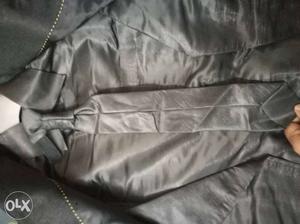 I want to sell my coat with tie shirt and pants