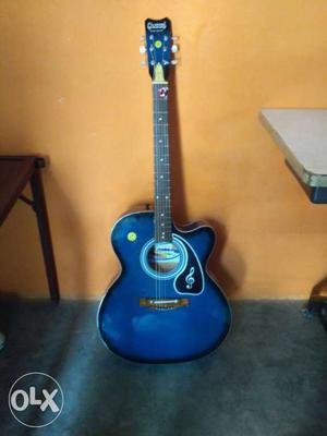 New Givson acostic guitar used only 1 month, with