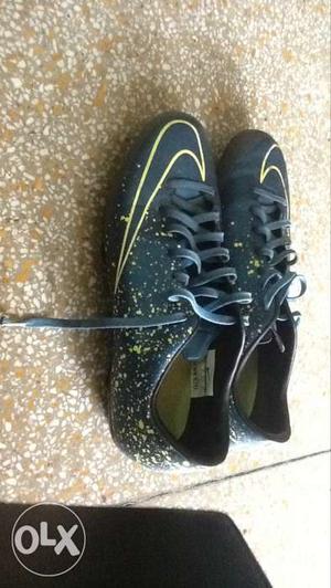 Nike mercurial football shoes size UK8