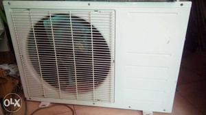 Onida 1 ton Split AC Outdoor Unit only. Working condition