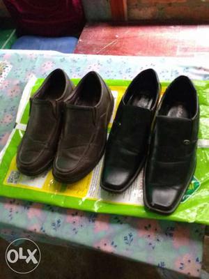 A pair of formal shoes for sale interested ones