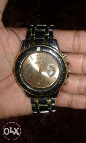 Black Bezel Chronograph Watch With Silver Link Bracelet