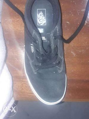 Branded VANS shoes Size 6 Black In very good