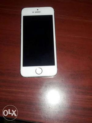 Icloud locked no Bill and box very new phone 64gb gold color