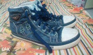 New Blue denim shoes in good condition