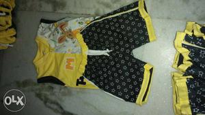 Toddler's Yellow And Black Sleeveless Shirt And Shorts