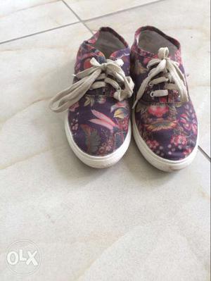 ALL NEW..! BLUE printed sneakerS