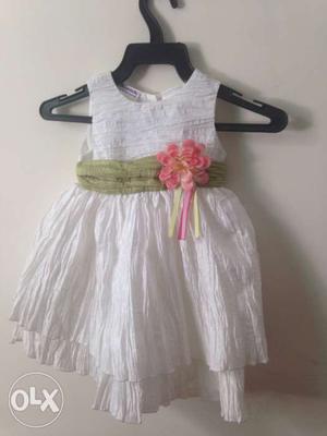 Baby's Girl White And Green Scoop Neck Sleeveless Dress With