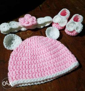 Handmade crocheted baby set. can be coustomised